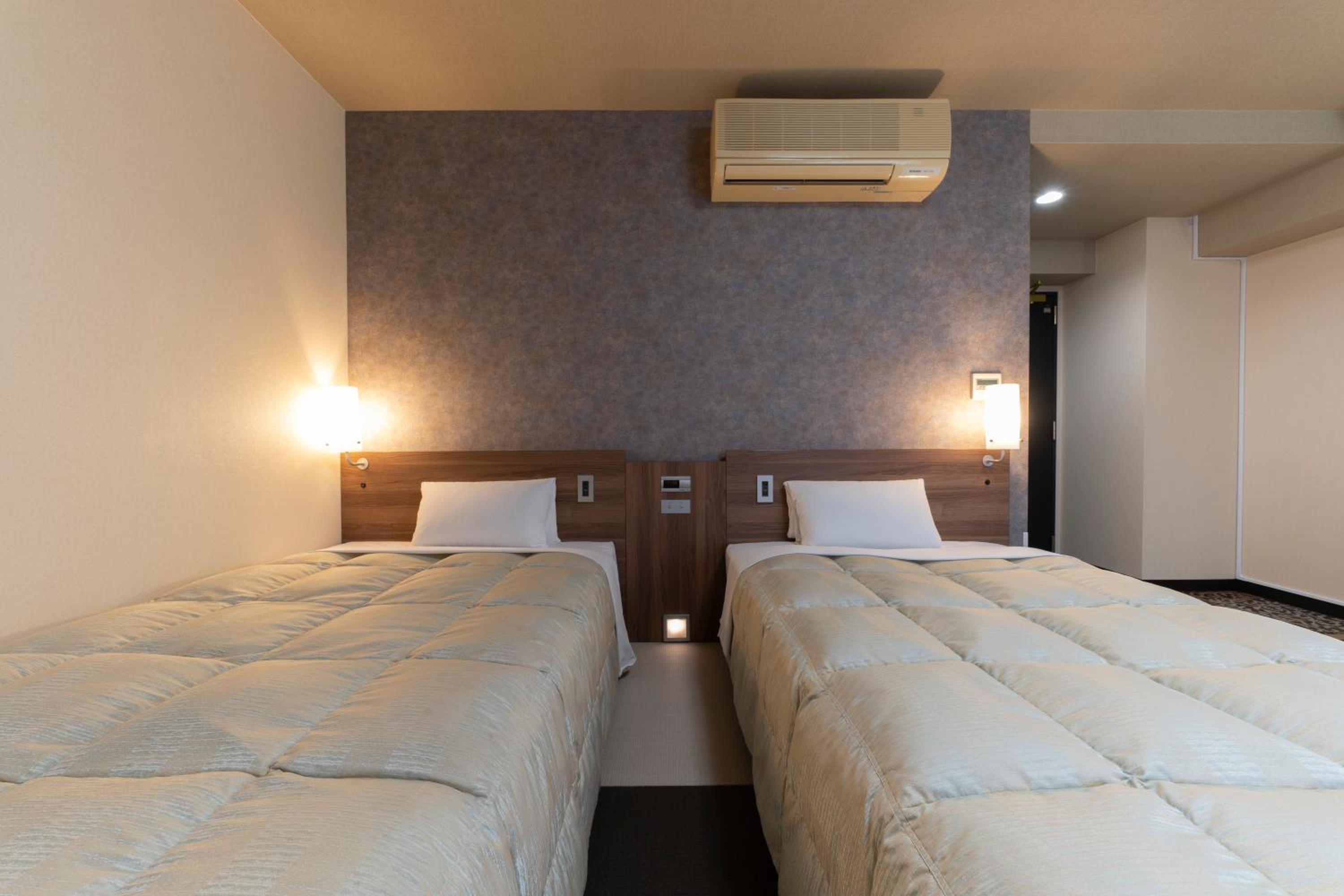 Twin Room - Non-Smoking