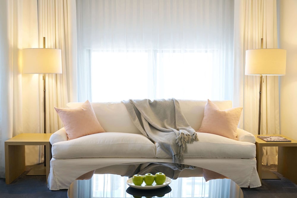 Junior Suite, 1 King Bed With Sofa Bed