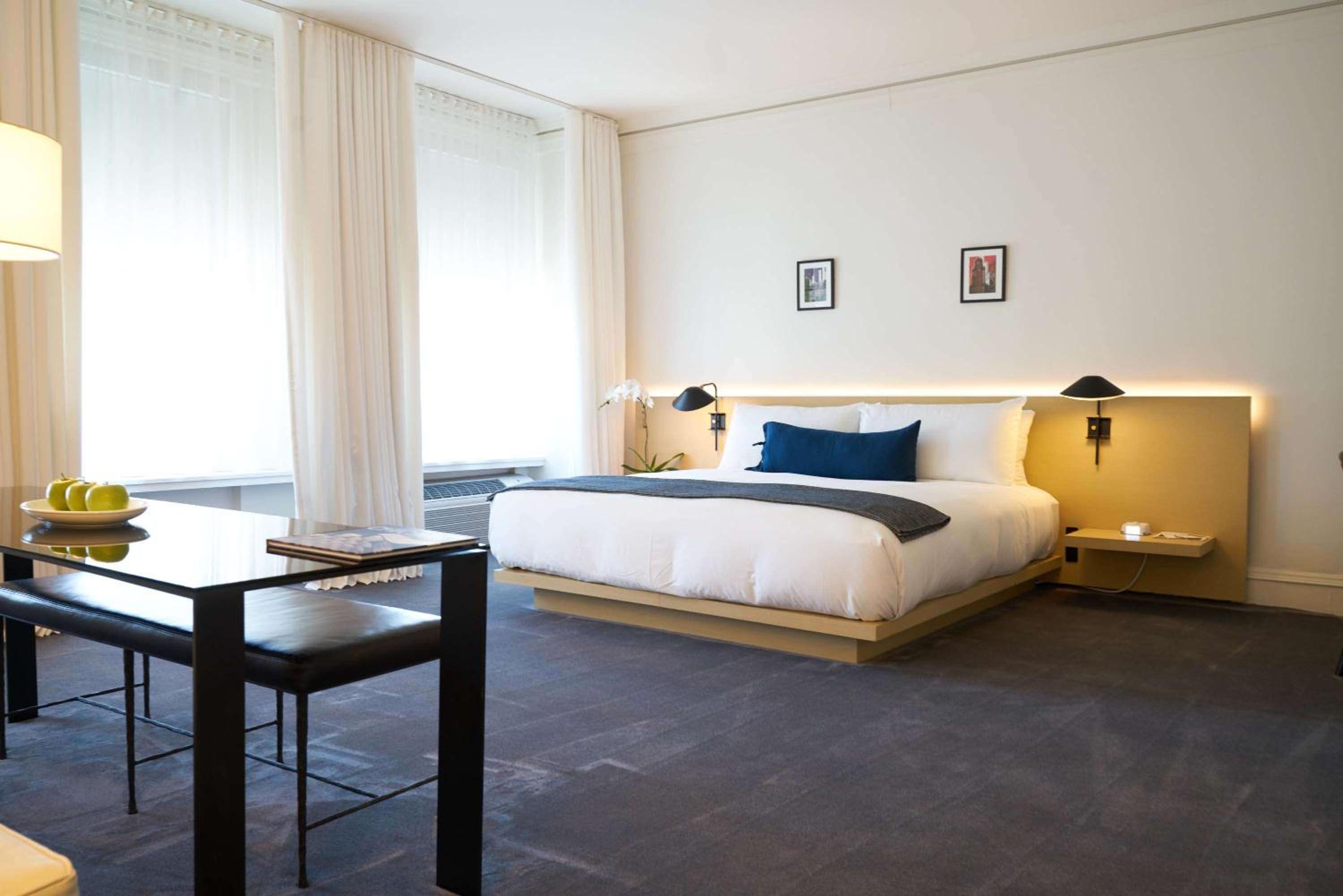 One-Bedroom Deluxe King Suite With Sofa Bed
