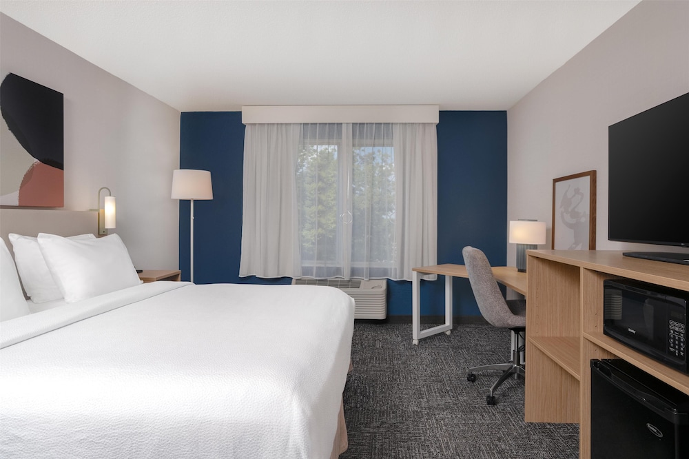 Room, 1 King Bed, Accessible, Bathtub (Mobility)