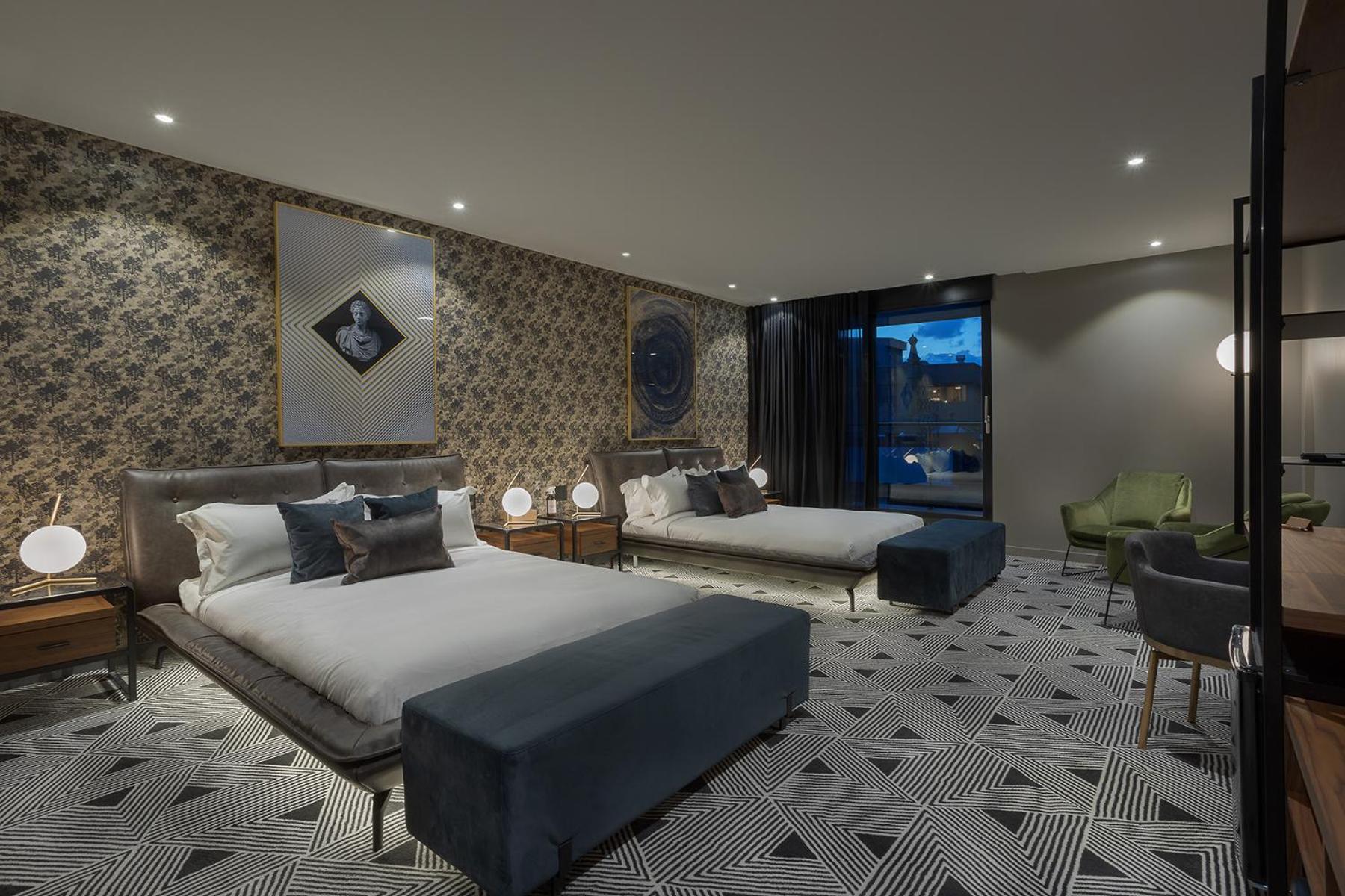 Deluxe Queen Room With Two Queen Beds