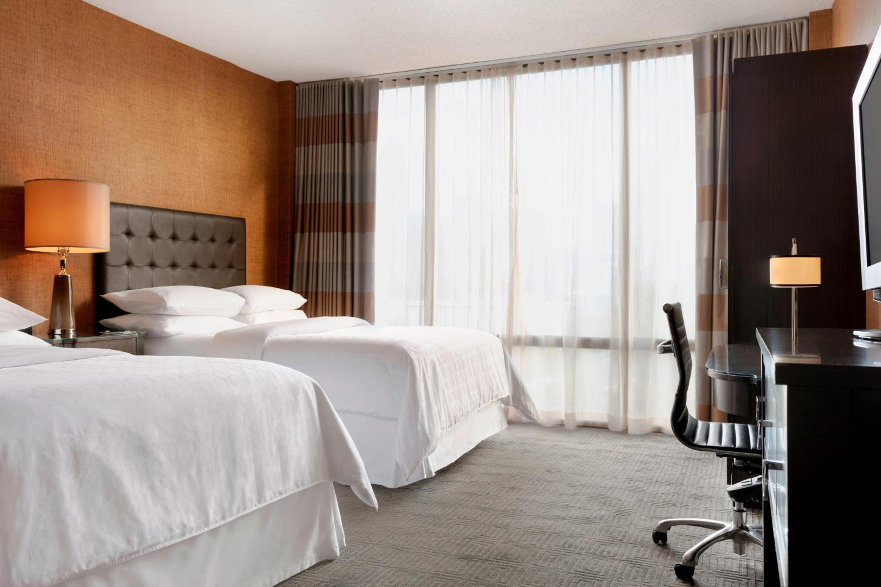 Larger Guest room, 2 Queen