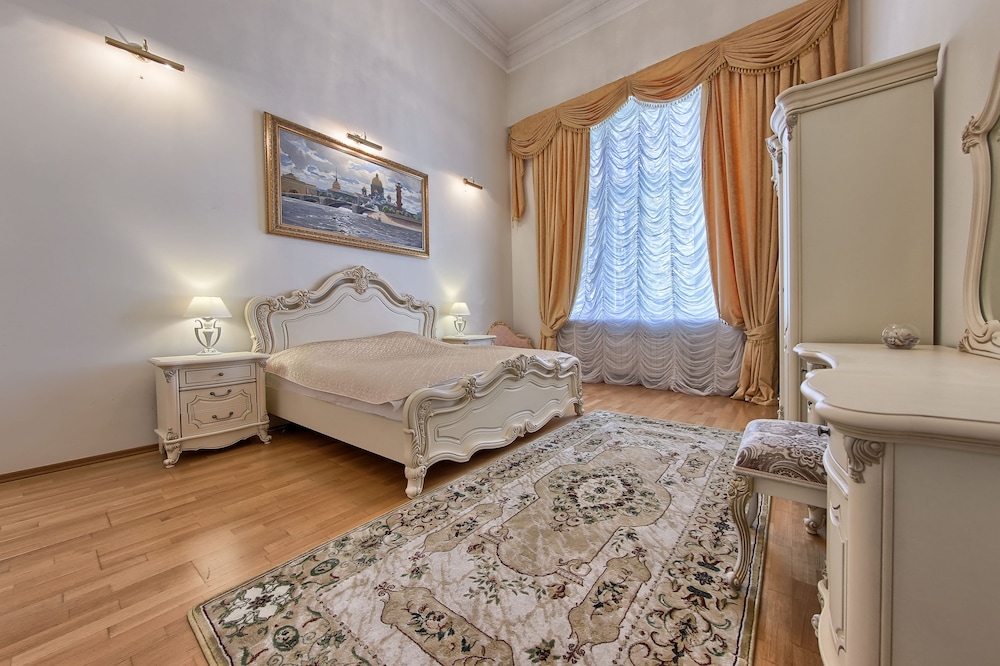 Deluxe Double Room, 1 Queen Bed, Private Bathroom (№6-9)