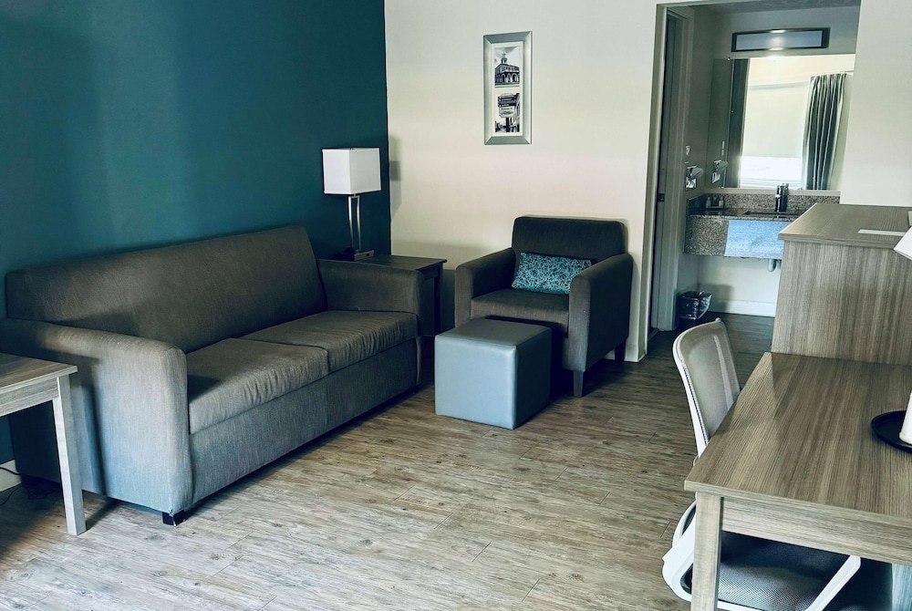 Suite, 1 Bedroom, Non Smoking (2 Double Beds)