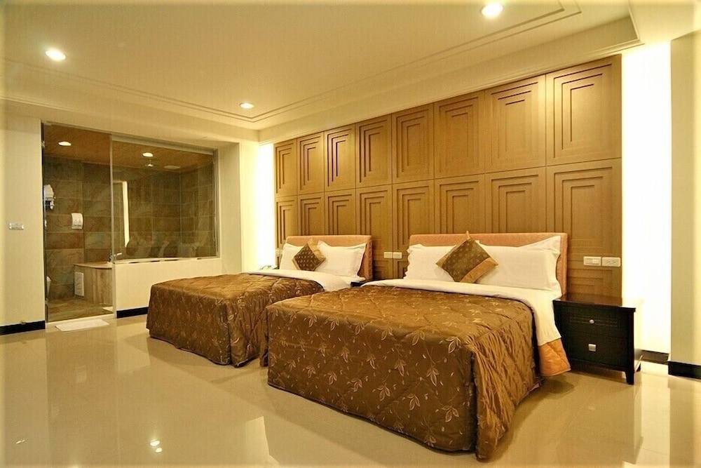 Grand Quadruple Room