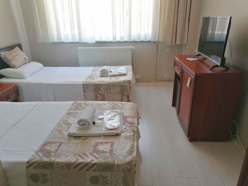 Basic Twin Room