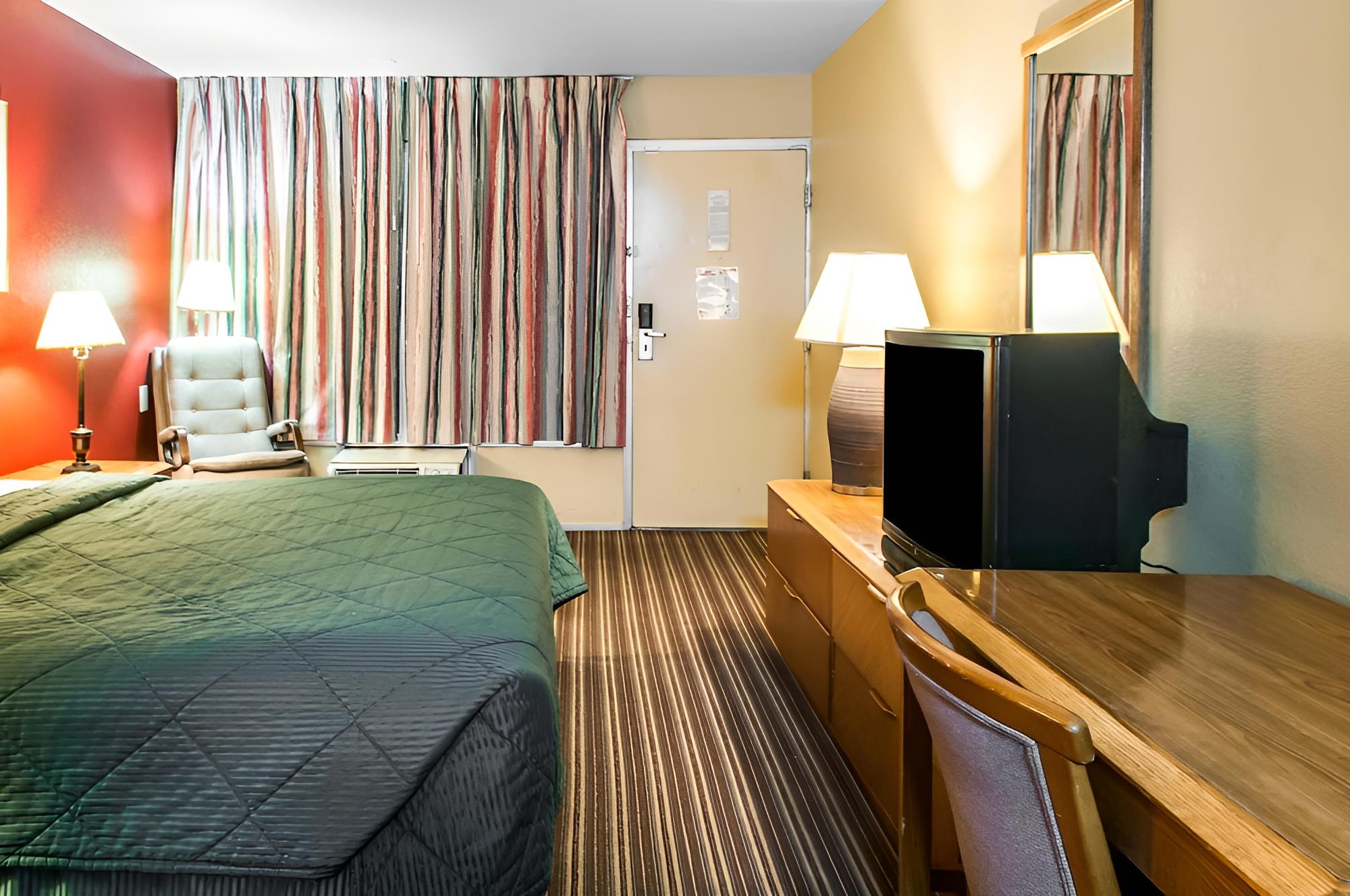 Room, 1 King Bed with Sofa bed, Non Smoking