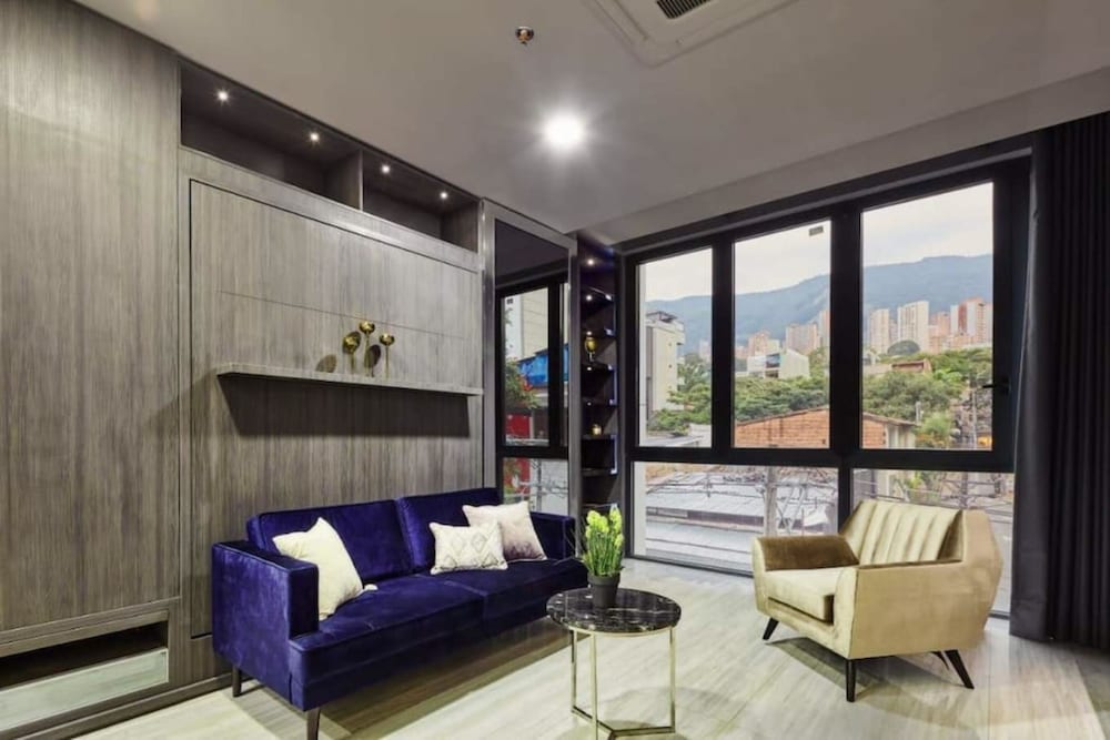 Luxury Apartment, 2 Bedrooms, Non Smoking, Jetted Tub