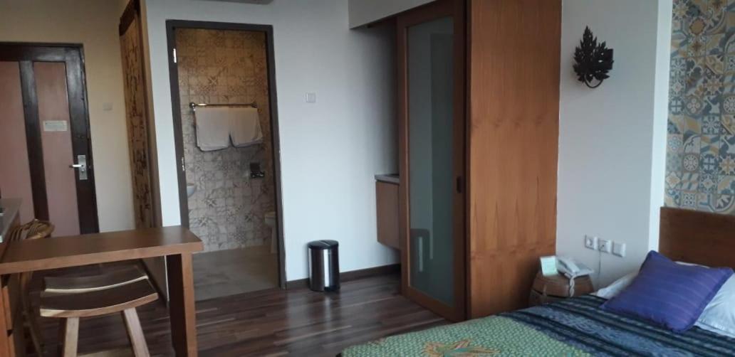Studio Apartment