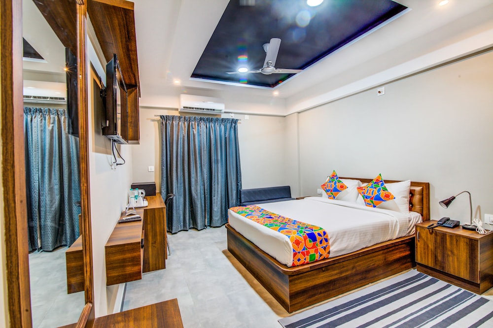 Premium Room, 1 King Bed, Non Smoking, City View
