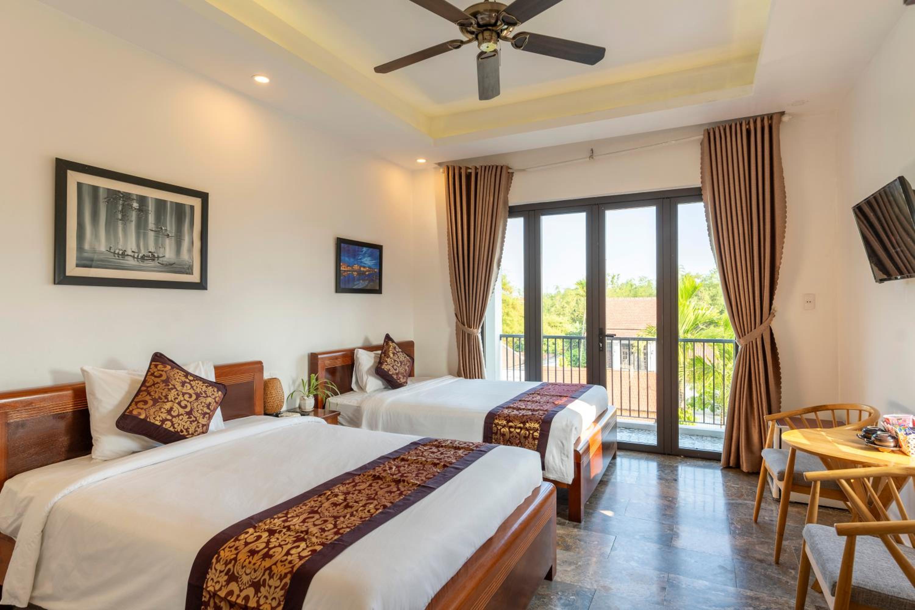 Twin Room with Balcony
