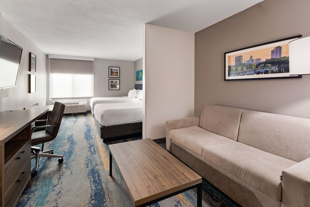 Suite, Multiple Beds, Accessible, Bathtub (with Sofabed)