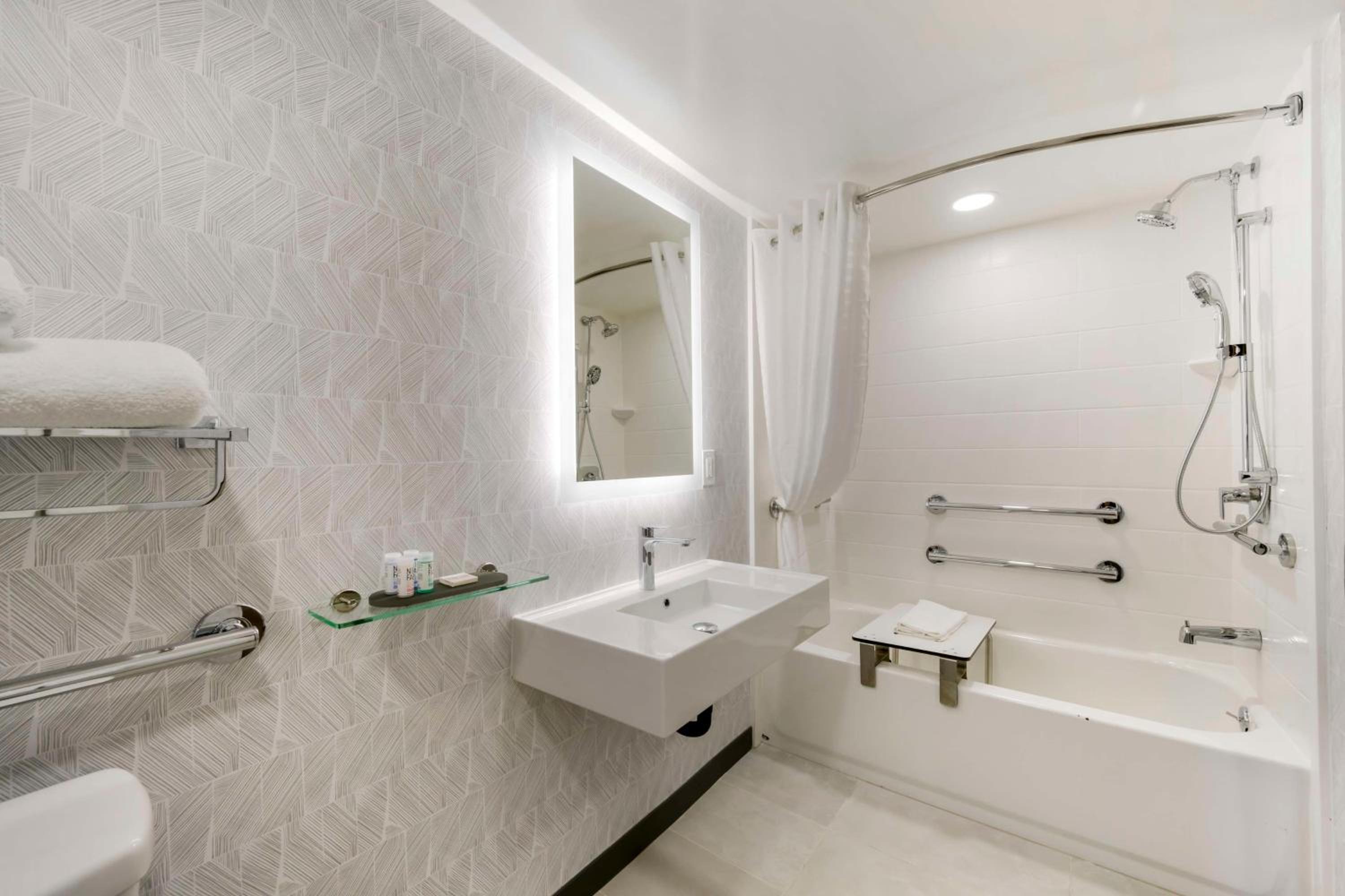 Queen Room - Mobility Access