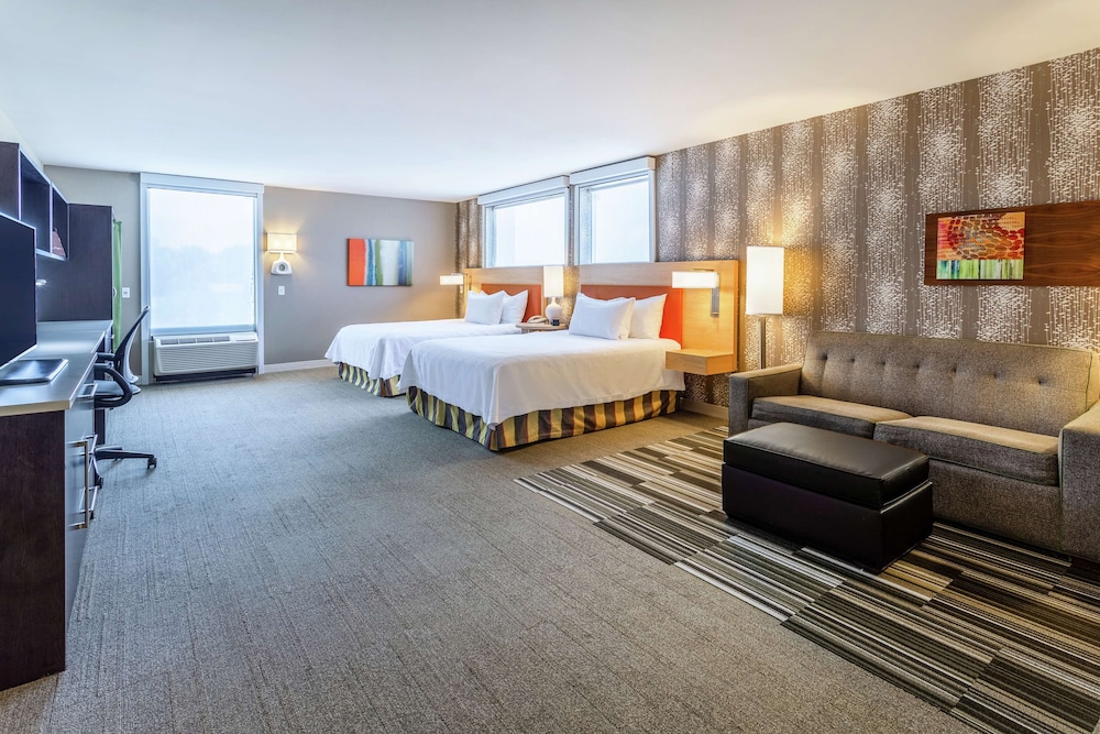 Studio, 2 Queen Beds, Accessible, Bathtub