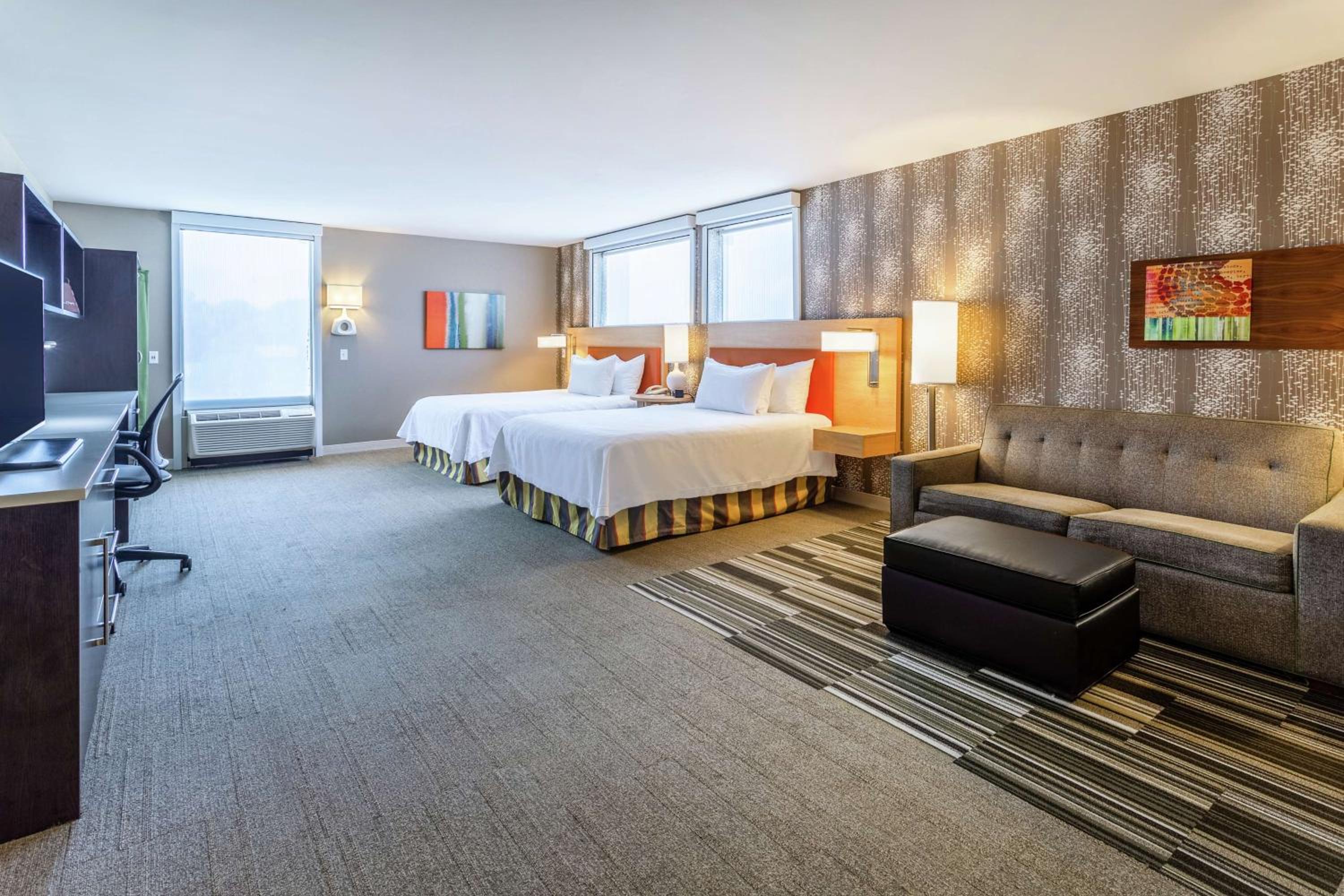 Queen Studio with Two Queen Beds - Mobility and Hearing Access/Non-Smoking