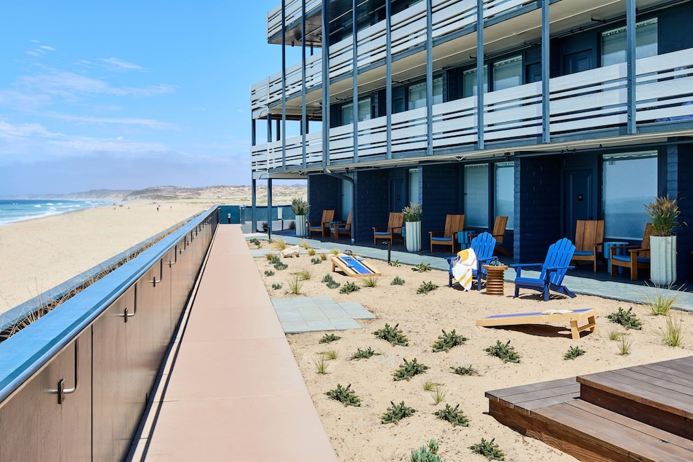 Room, 1 King Bed, Ocean View (Mobility Accessible, Tub)