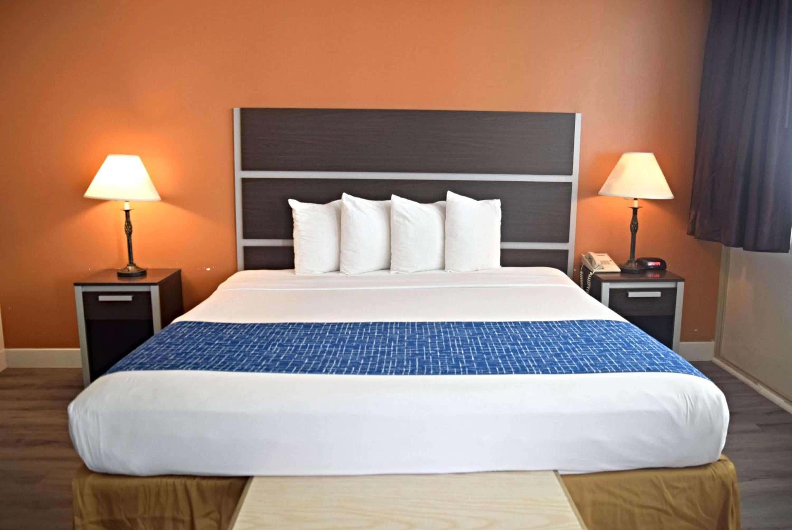 Queen Room - Disability Access/Non-Smoking