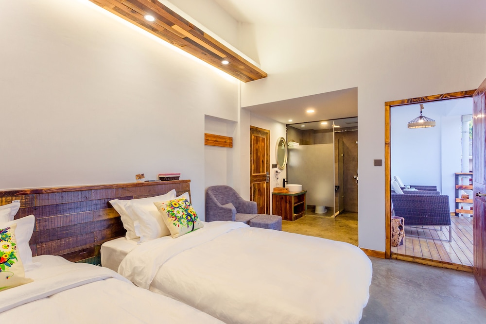Shui Zhu Twin Room