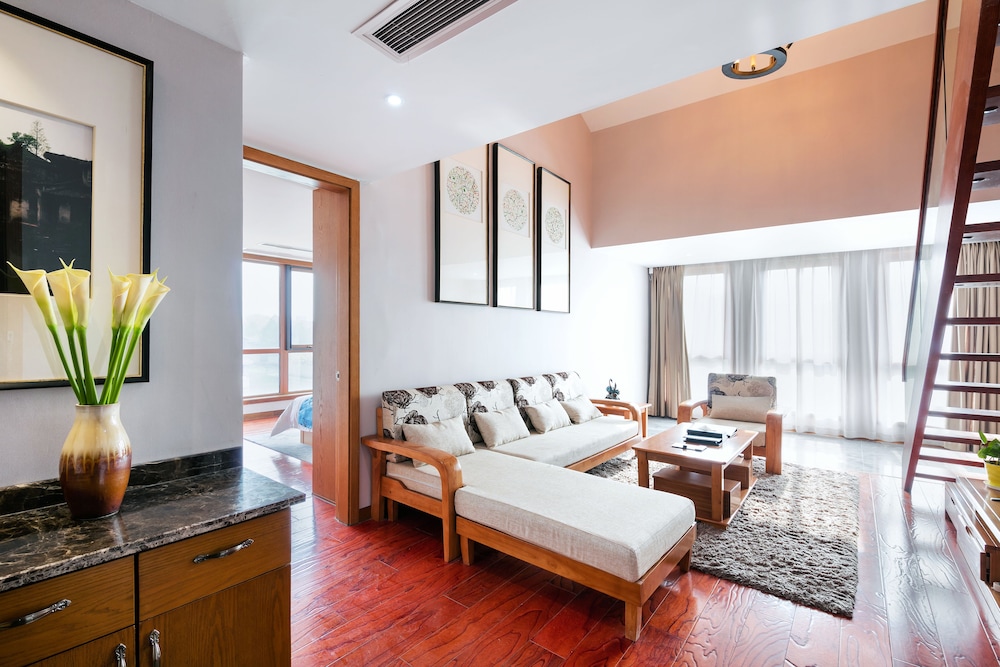 Duplex Suite, River View