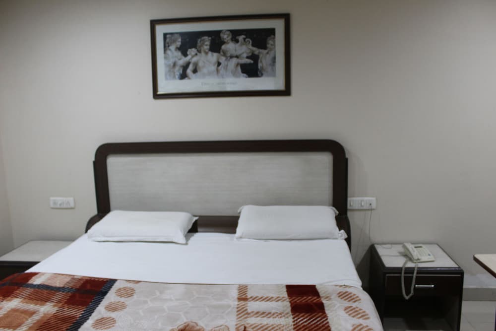 Deluxe Room, 1 Double Bed, Non Smoking, City View