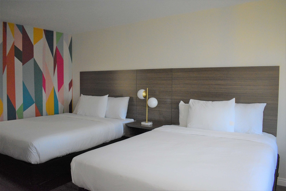 Room, 2 Double Beds, Accessible (Roll In Shower)
