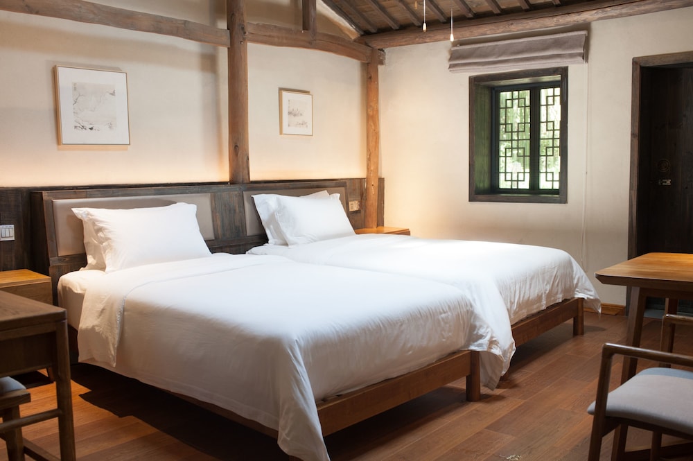 Design Twin Room