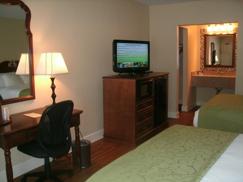 Standard Room, 2 Queen Beds, Multiple View