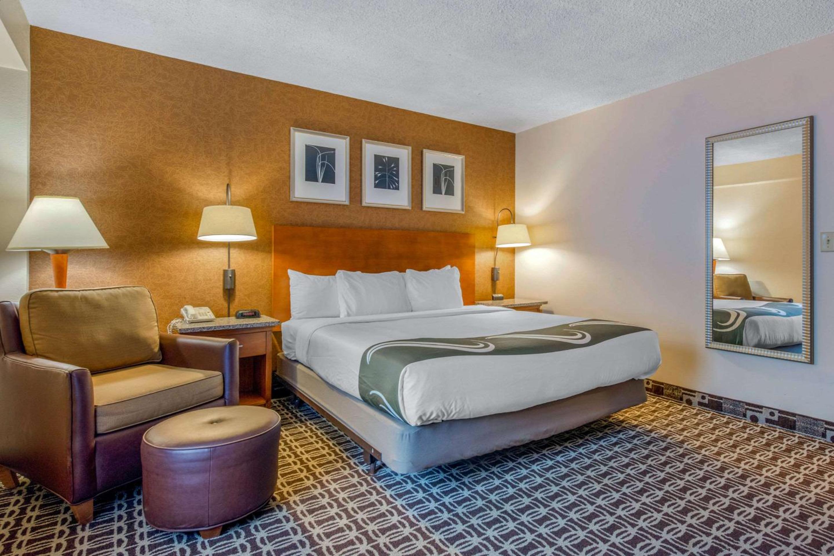 King Room with Roll-In Shower - Accessible/Non-Smoking