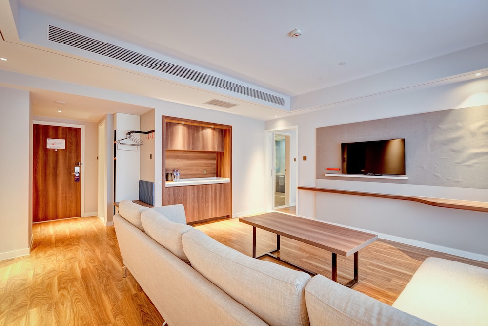 Suite, 1 Bedroom (Dining Area)