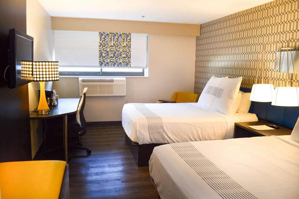 Standard Room, 2 Queen Beds, Non Smoking