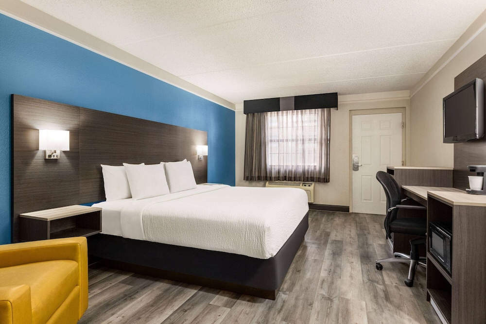 Room, 1 King Bed, Non Smoking