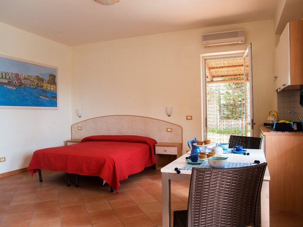 Superior Studio, Ensuite, Garden View