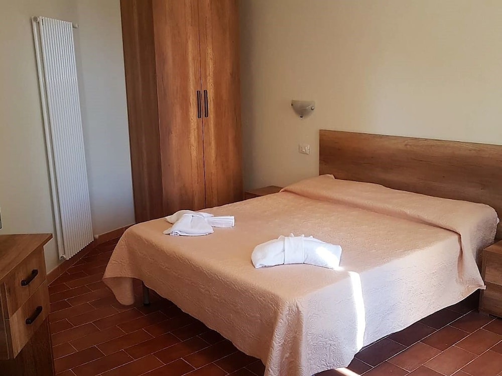 Classic Studio, Ensuite, Garden View