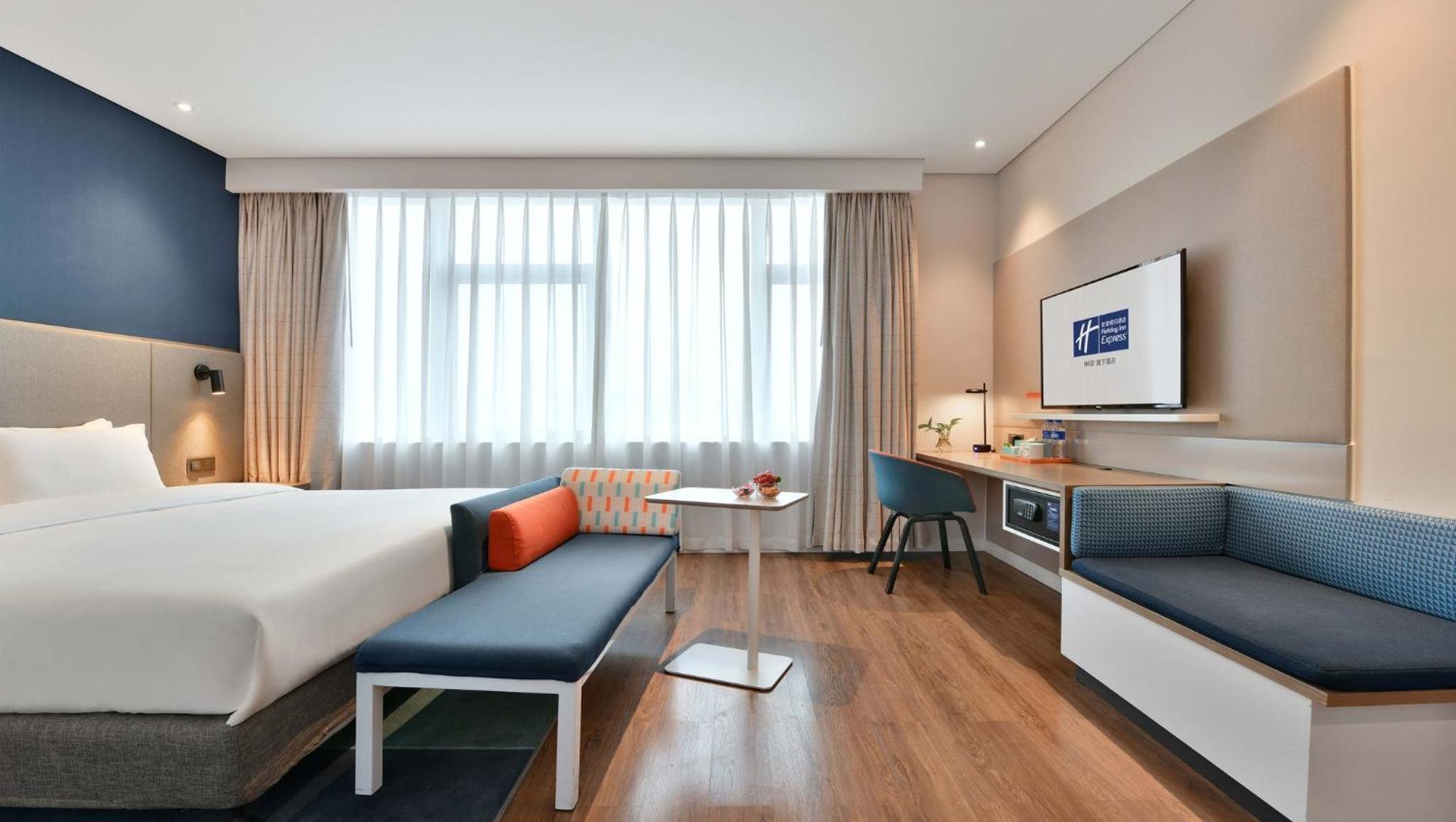 Standard King Room