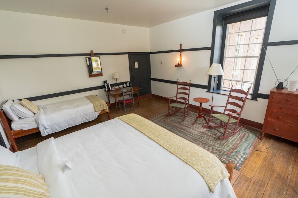 Deluxe Room, Multiple Beds