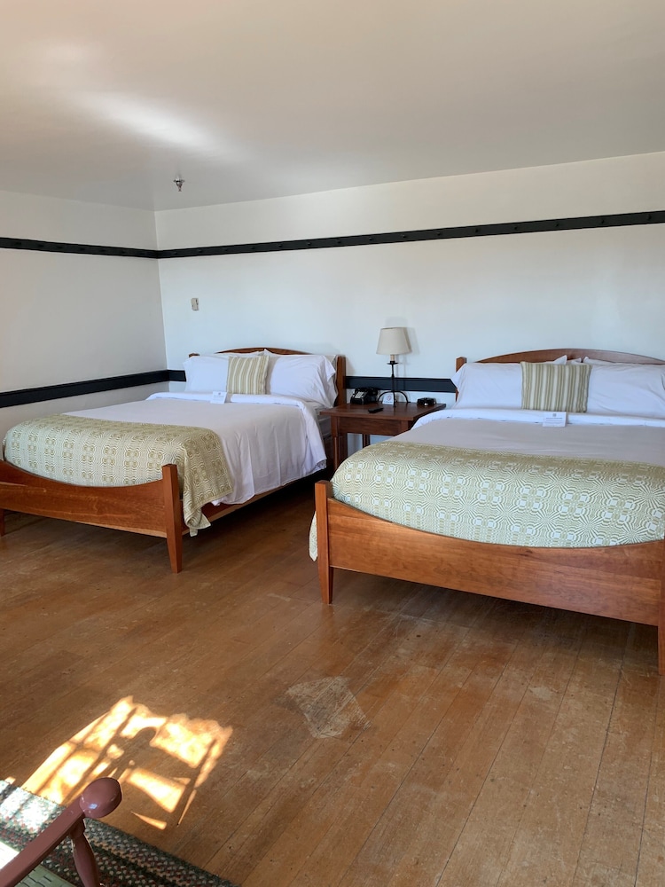 Deluxe Room, 2 Queen Beds