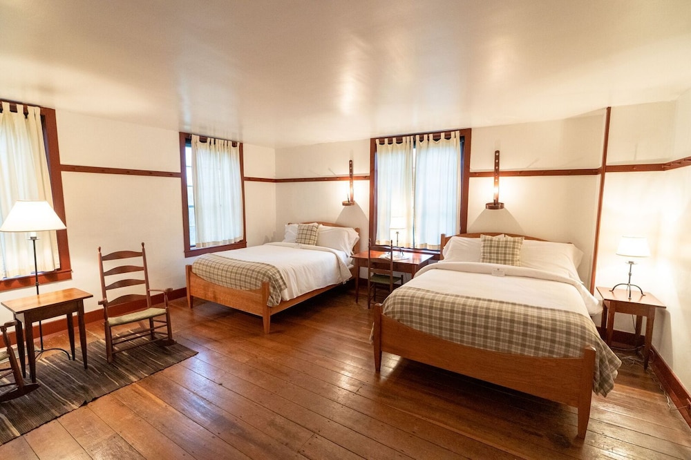 Deluxe Room, 2 Queen Beds