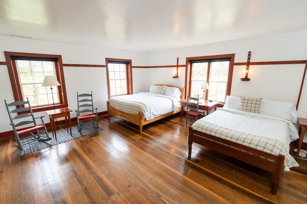Deluxe Room, Multiple Beds