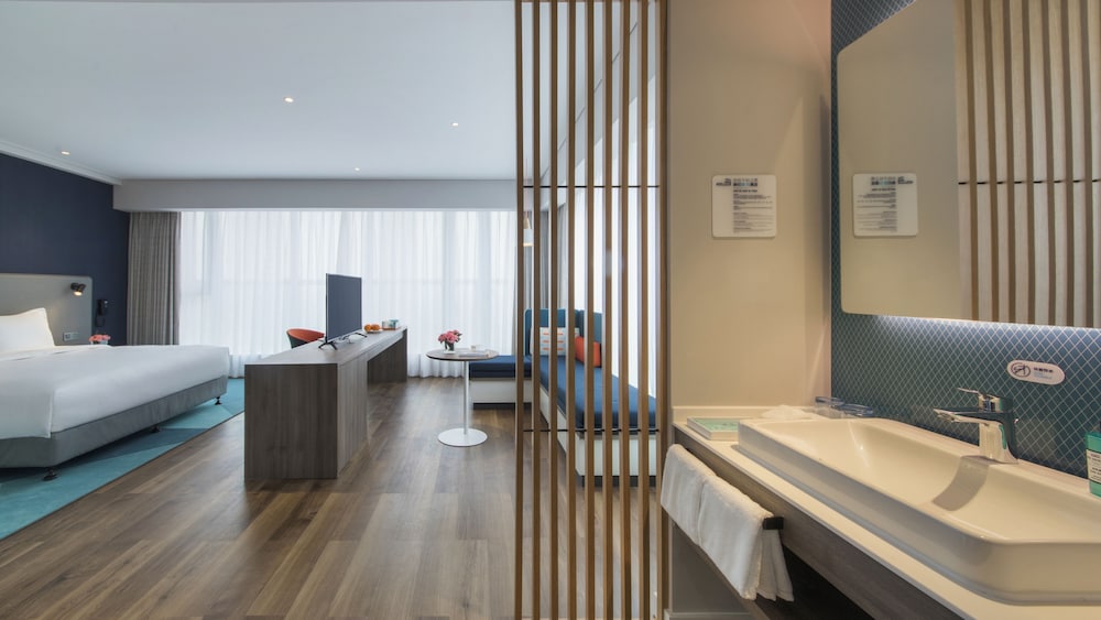 Suite, 1 King Bed