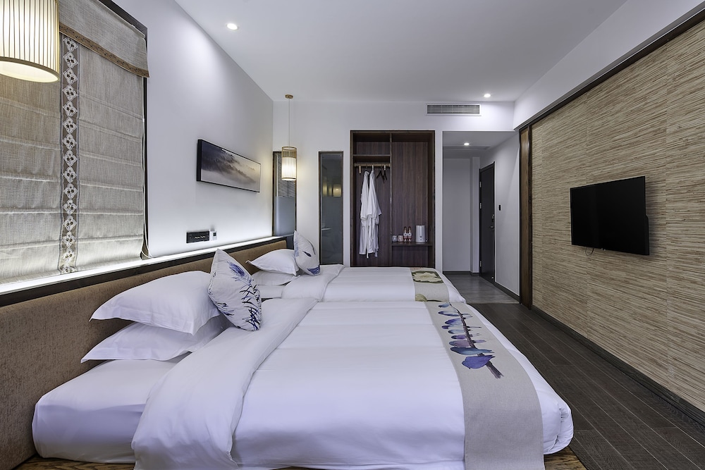 Signature Twin Room
