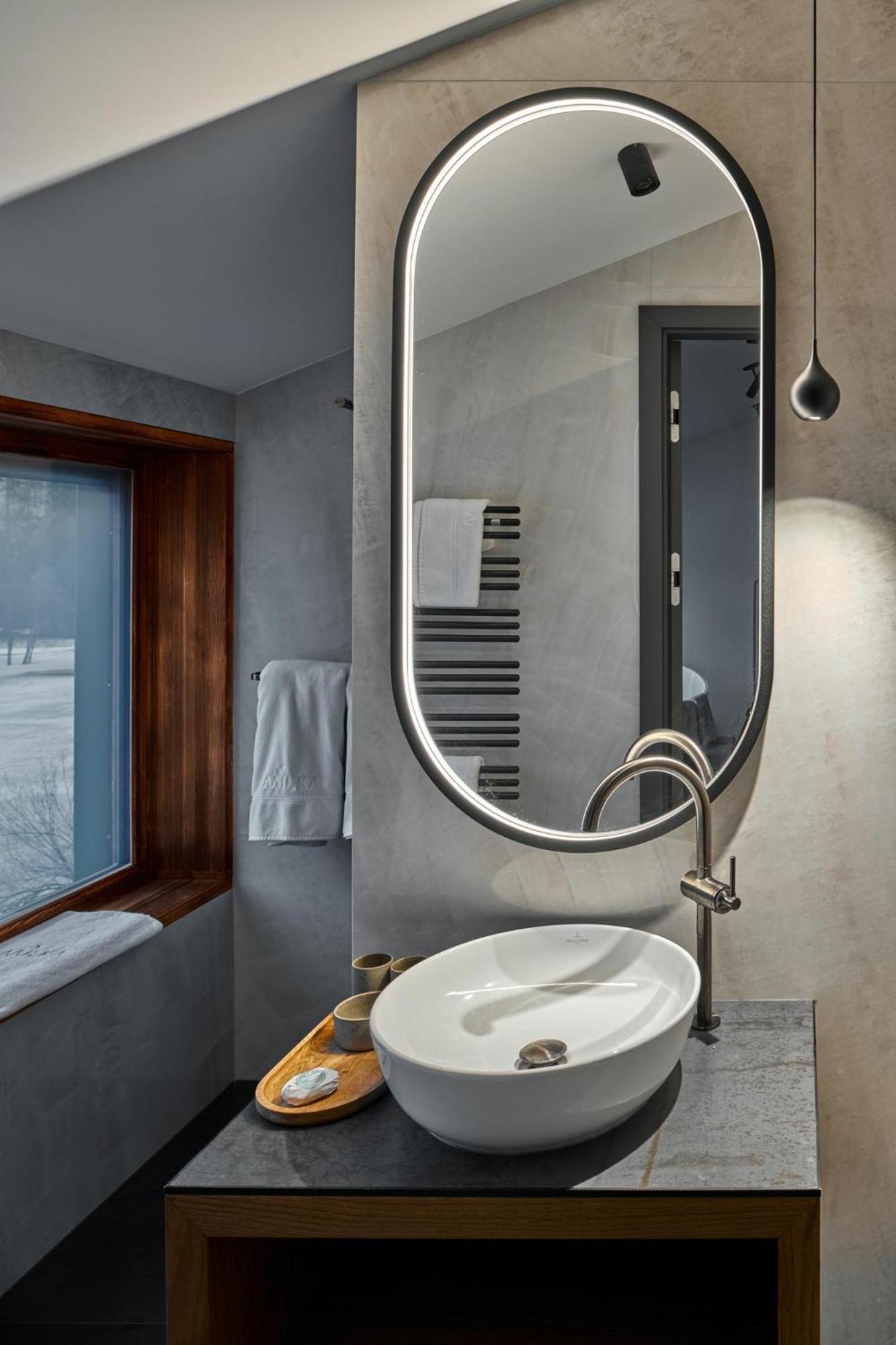 King Room with Lake View