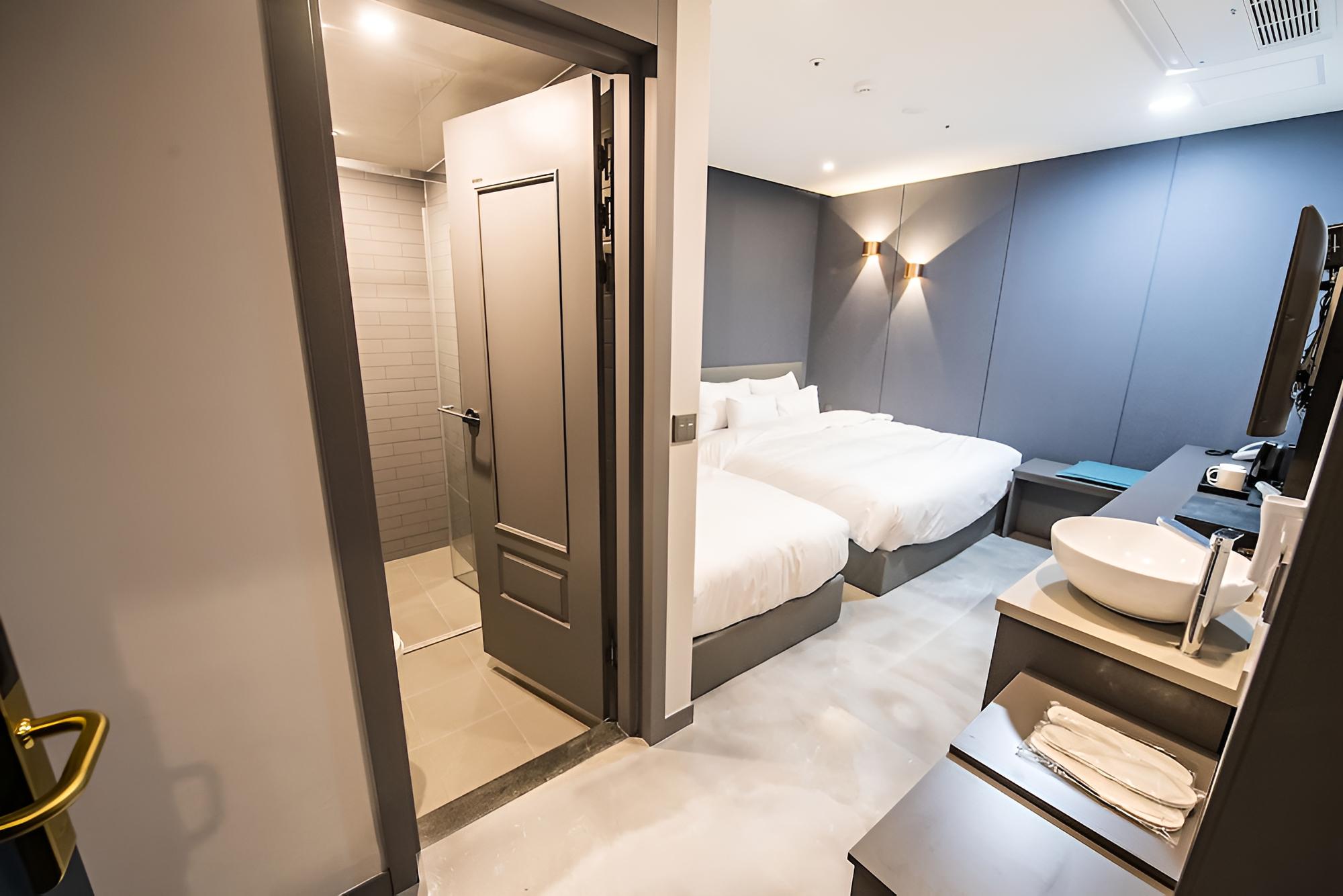 Business Triple Room