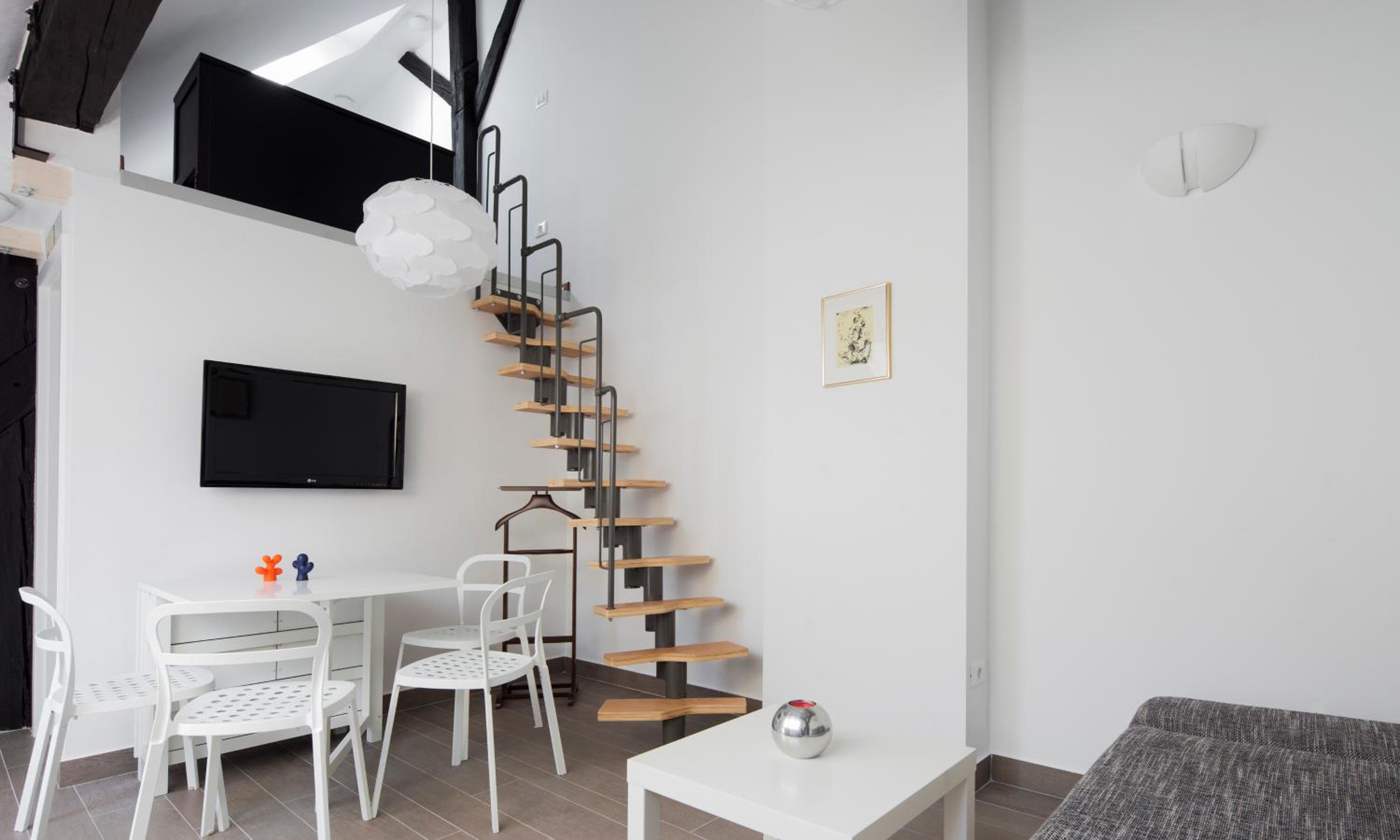 Studio (2 Adults)