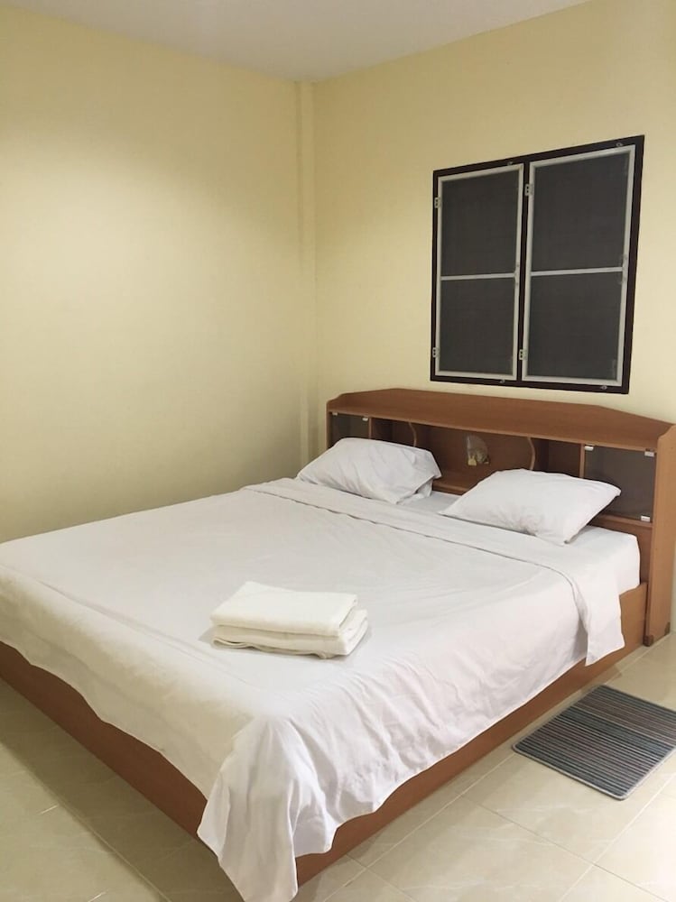 Standard Bungalow, 1 King Bed, Non Smoking, Mountain View