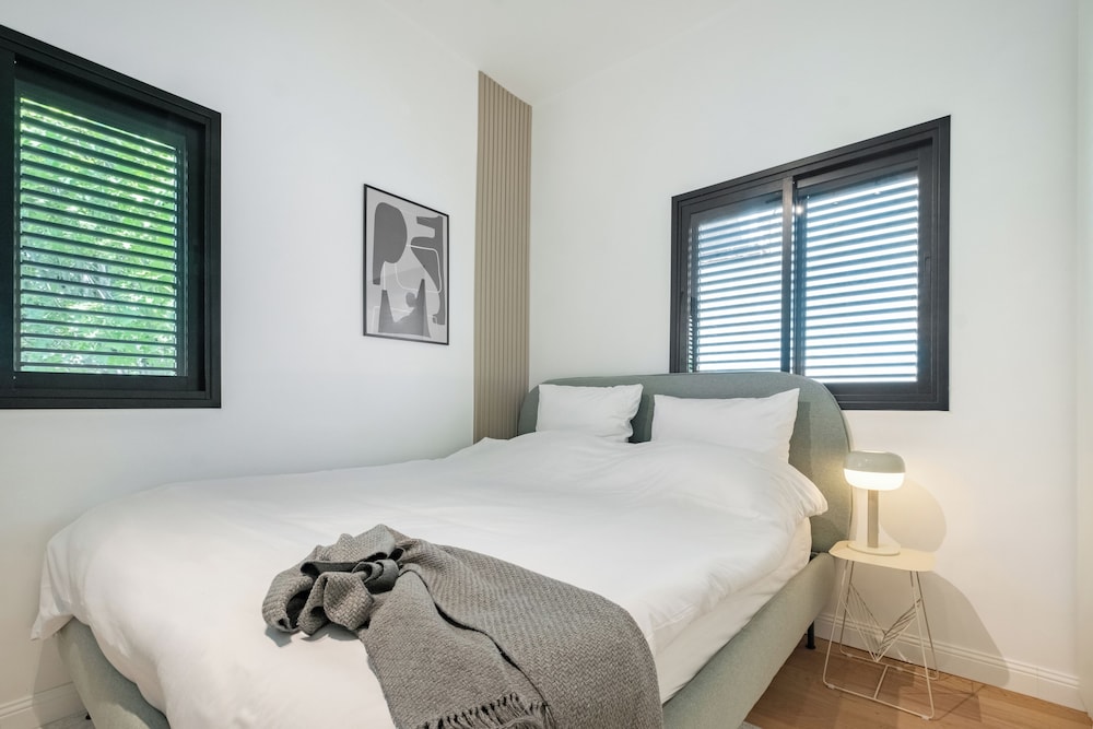 Two Bedroom Apartment with Balcony (stairs only) - 2 Yaavets St