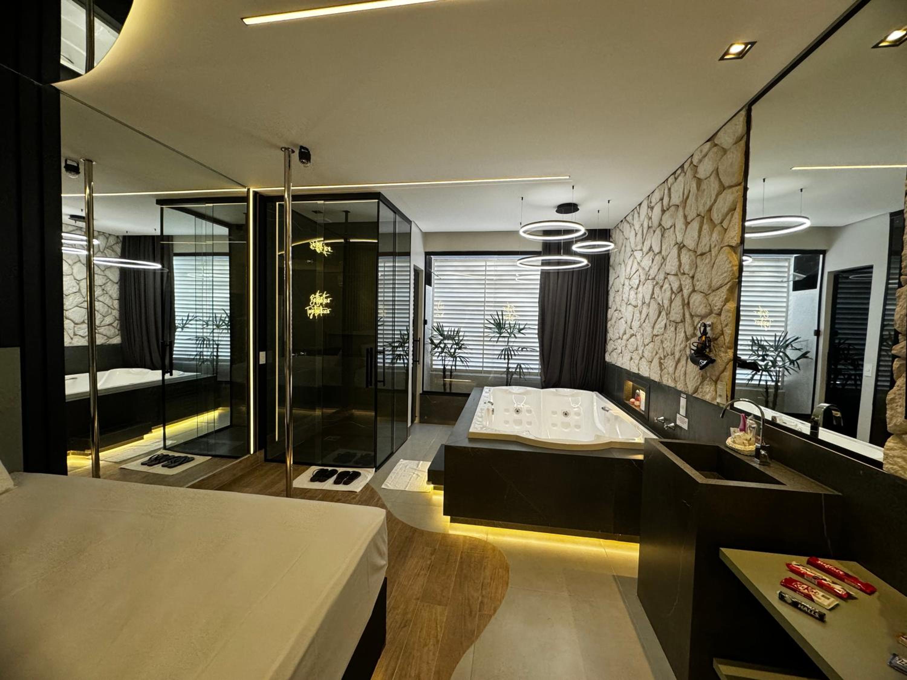 Superior King Suite