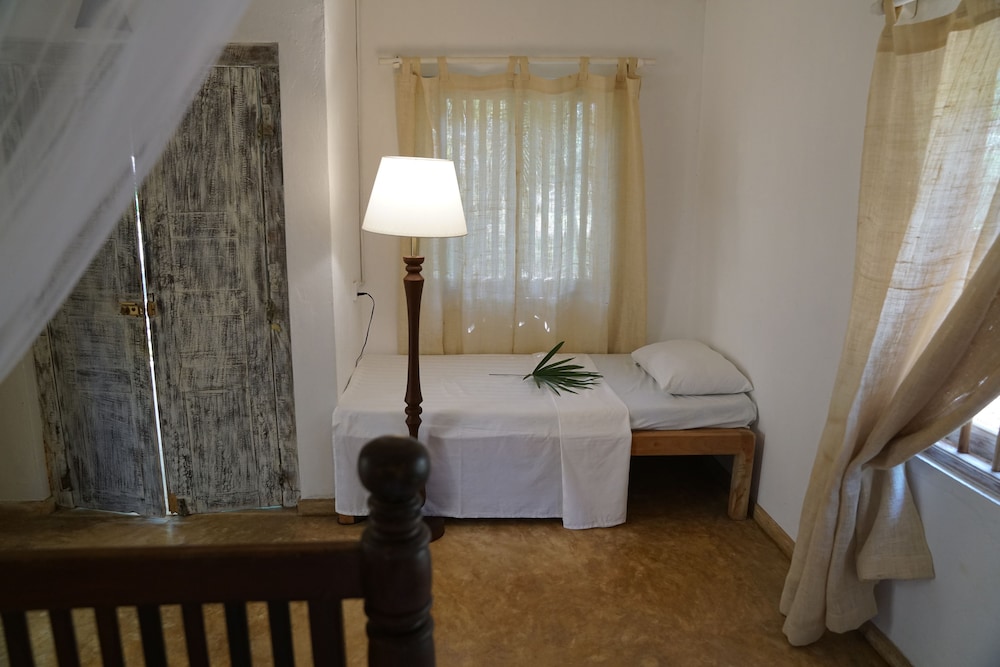 Signature Cottage, 1 Queen Bed, Garden View