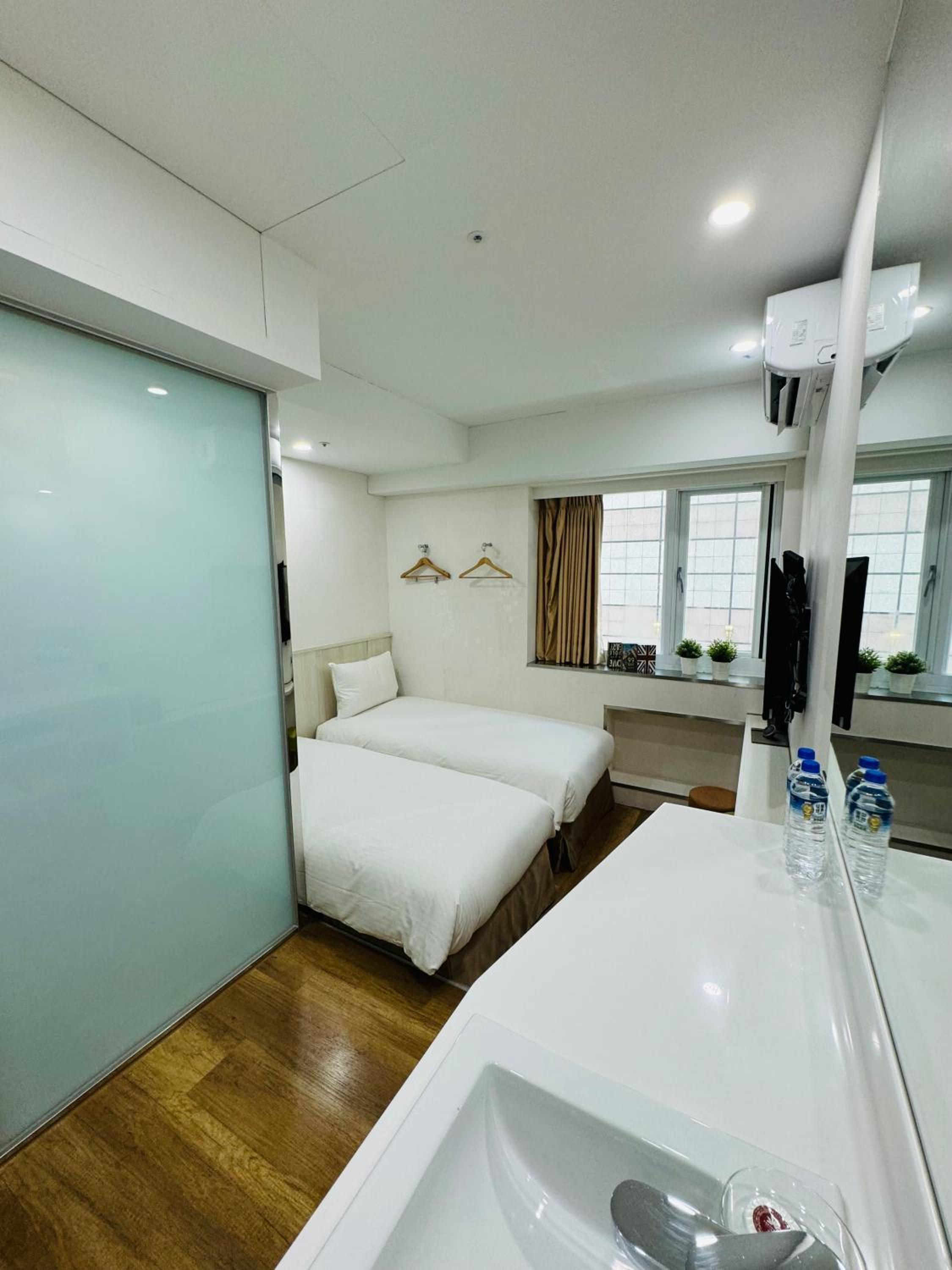 Superior Twin Room with City View