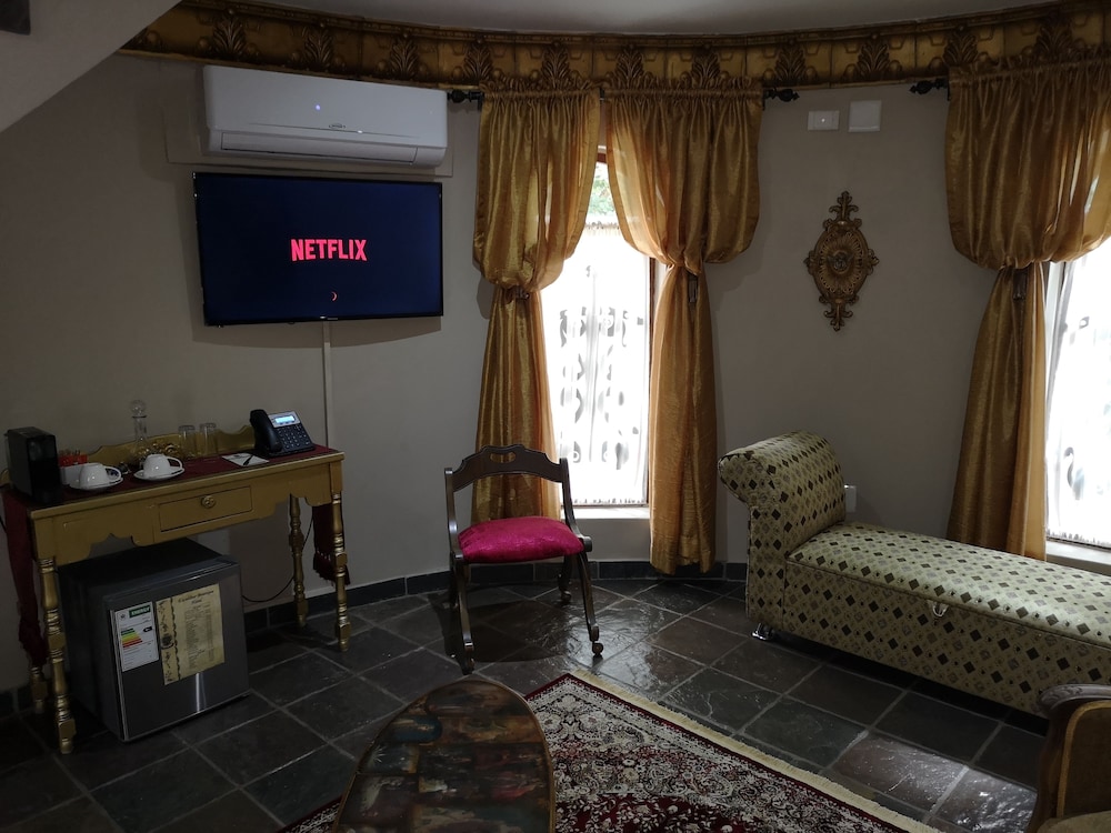Suite, 1 King Bed