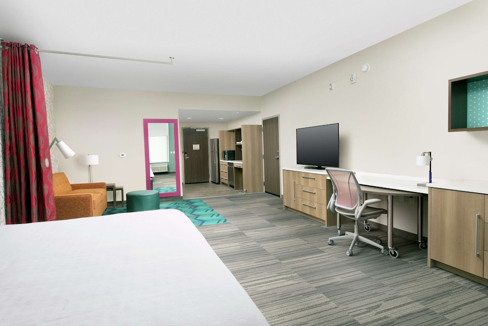 Studio, 1 King Bed, Accessible, Bathtub